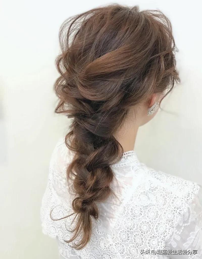 最简单的耳侧编发(清新可爱麻花编发,如同仙女般温柔甜美)