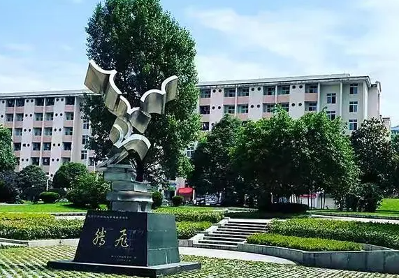 吃不到葡萄就嫌酸，女生寝室全员上岸，网友们却开启嘲讽模式