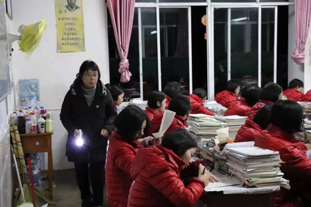 “奇迹校长”张桂梅，大山深处筑起梦想家园，圆数千女孩大学梦