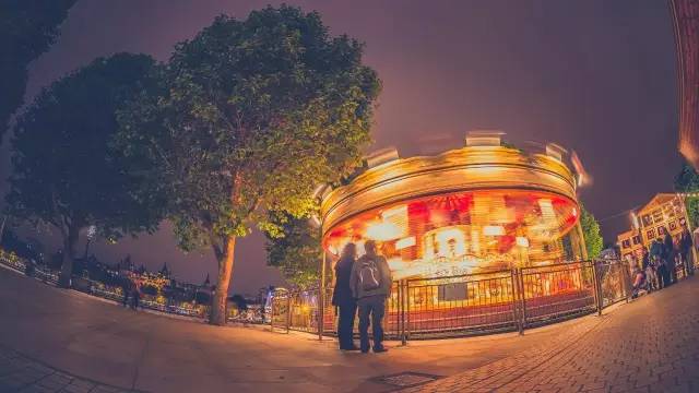 闺蜜与男友双重背叛，心碎成片的信任瞬间崩塌