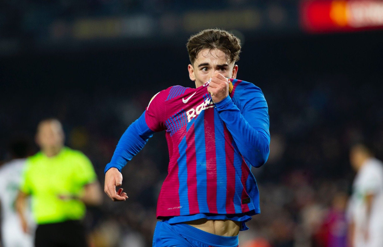 巴萨3-2埃尔切（2-0领先，3-2绝杀！巴萨拒绝超级冷门，哈维笑不出来：创43年耻辱）