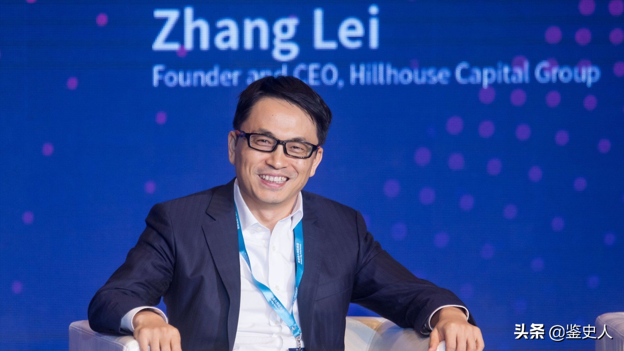 河南小伙，草根出身，如今掌管5000亿财富，曾帮过刘强东和马化腾