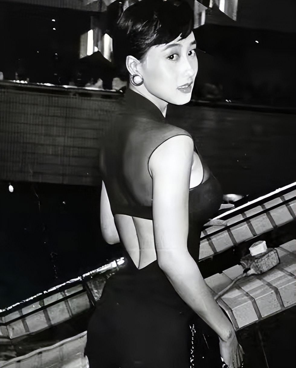 明明get不到，却被夸上天的10位女星，是谁的审美有问题？