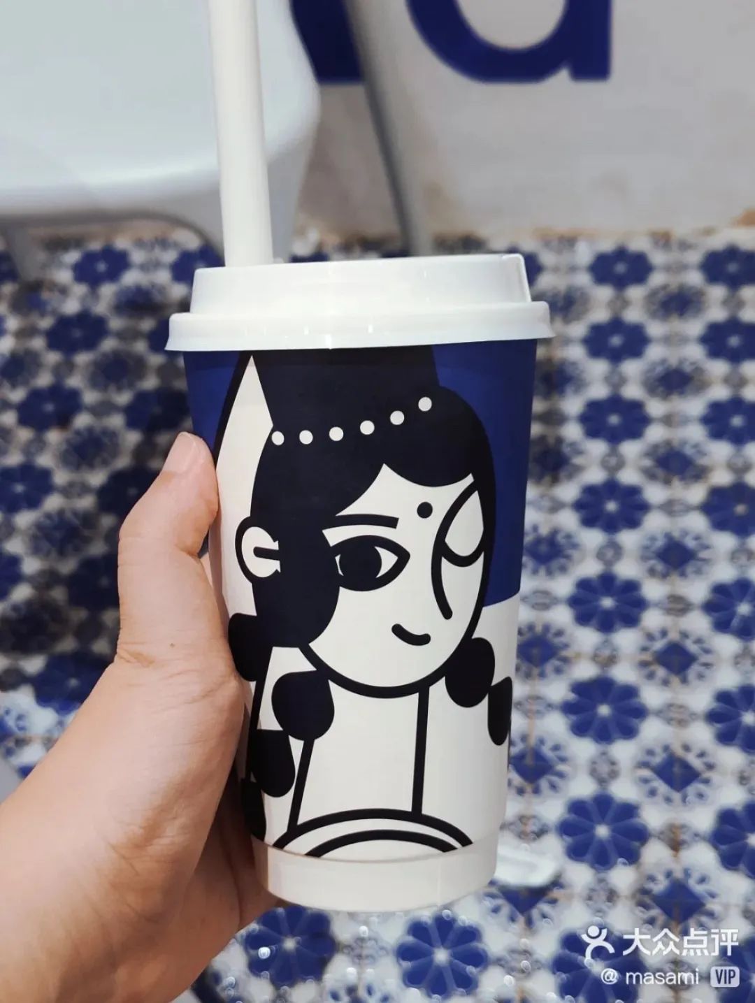 广西奶茶之光进上海，日出2000单、等待6小时