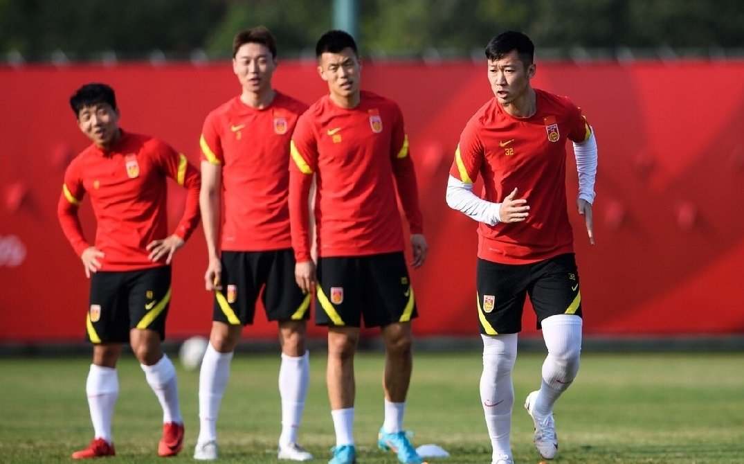 中国如何才能晋级2022世界杯(中国男足晋级世界杯，秘籍来了？韩媒指出一条明路，网友笑出了声)