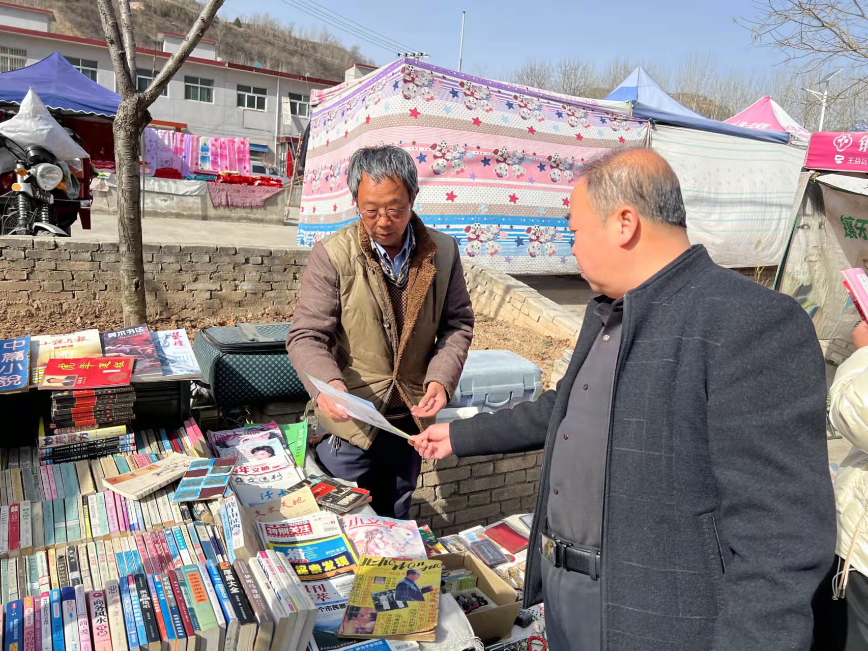铜川市王益区禁毒办：宣传进市场 禁毒暖民心
