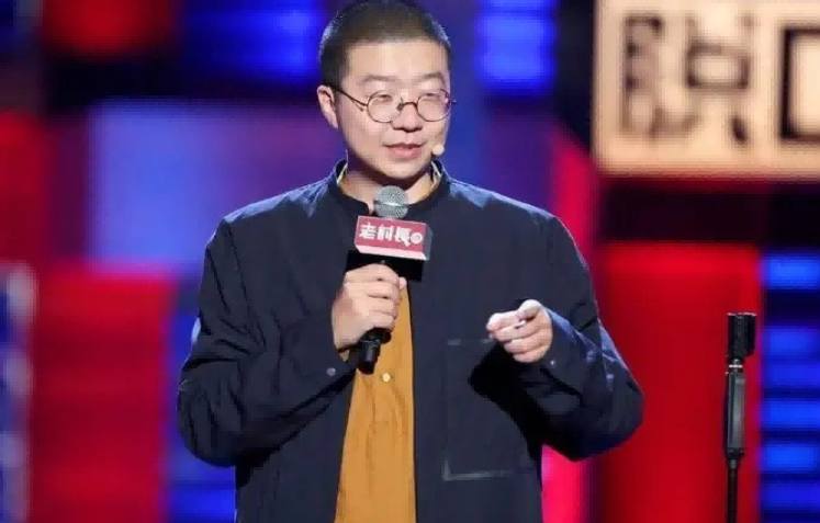 明明有1米8的大高个，但看起来很“矮”的12位男星，个个让人意外