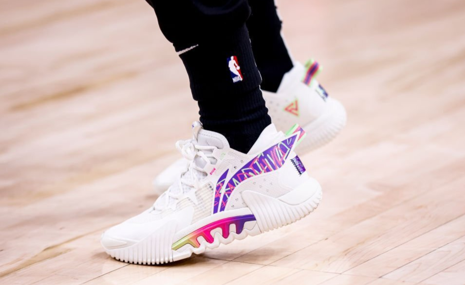 中国有哪些品牌签约nba（国产品牌大爆发！反伍登陆NBA，准者签约里弗斯，汤神迎来小爆发）