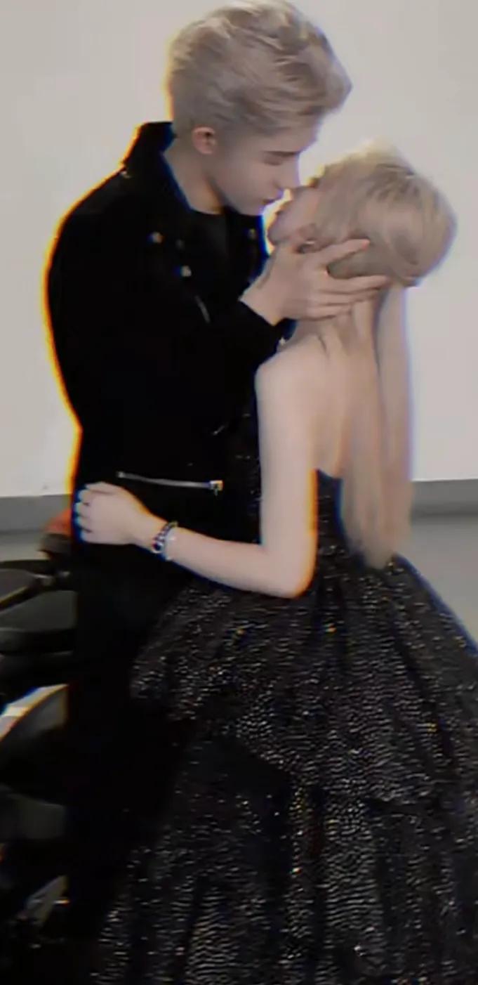 刷爆全网的小说婚礼男女主角李闪闪徐慧莹，真像他们说的一样吗？