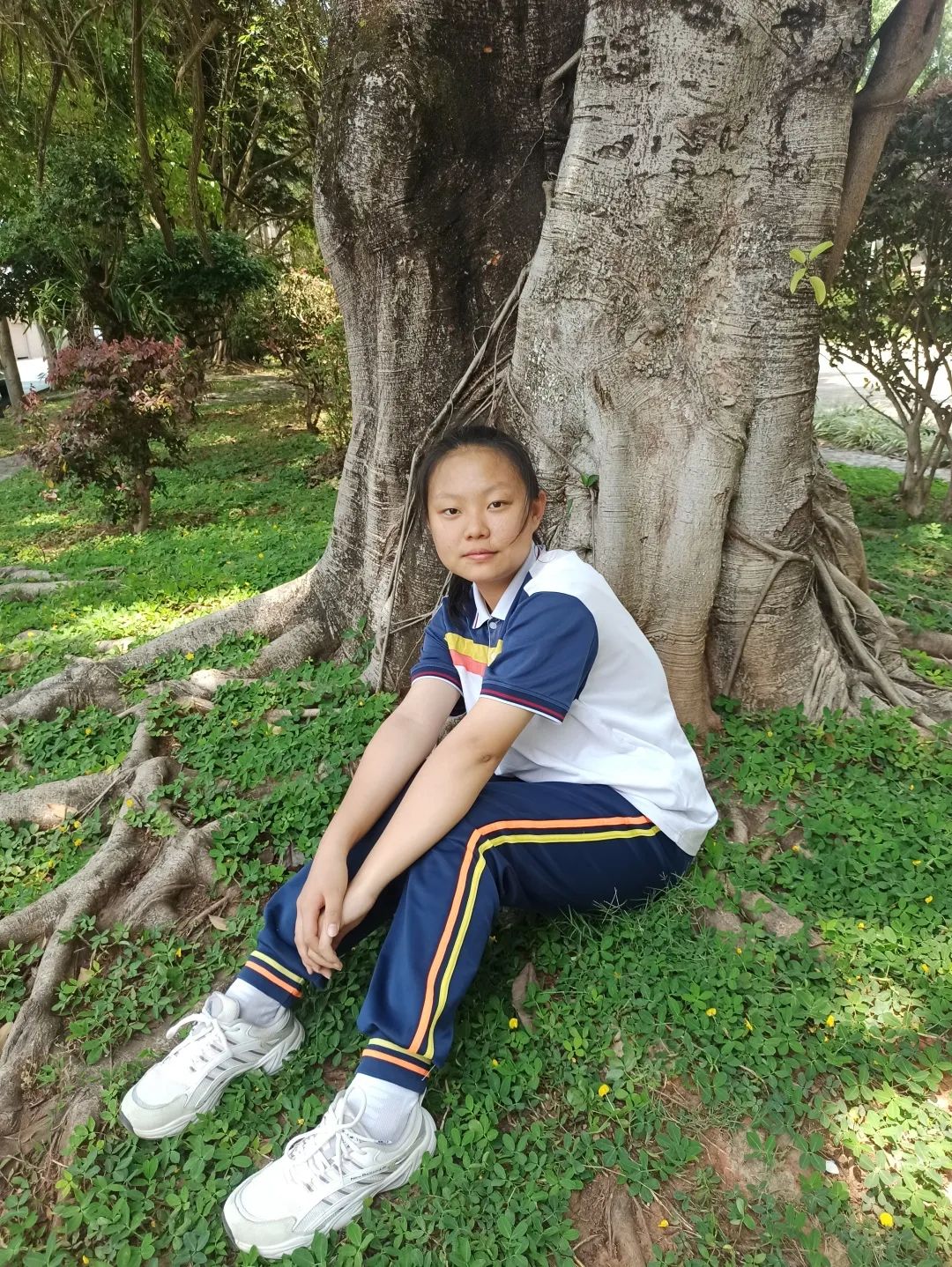 孙菲,女,14岁,是思茅四中初二373班的学习委员兼语文课代表.