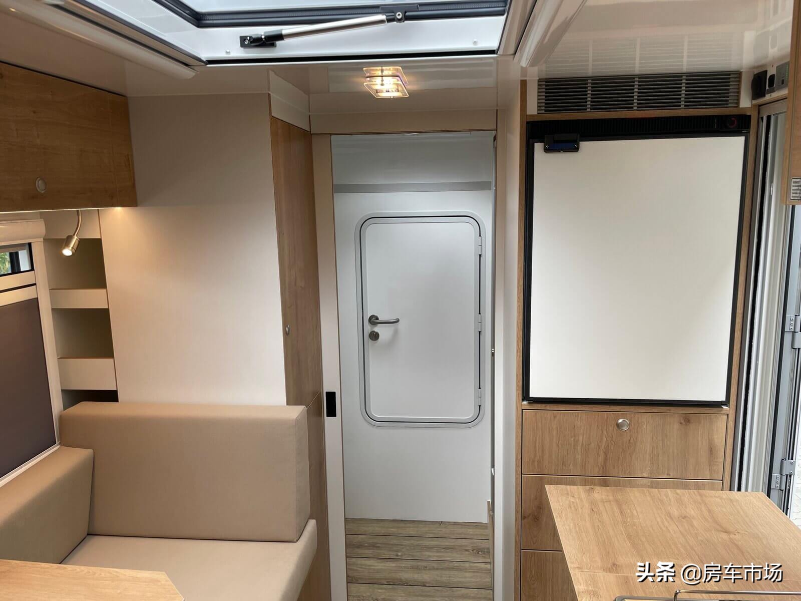三菱扶桑Fuso轻卡房车，四驱3.0L柴油机，和依维柯同排量选哪个？