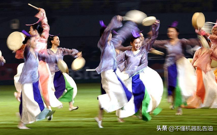 2018世界杯整場回顧（卡塔爾世界杯倒計時30天，準(zhǔn)備咋看？來回顧一下歷屆世界杯開幕式）