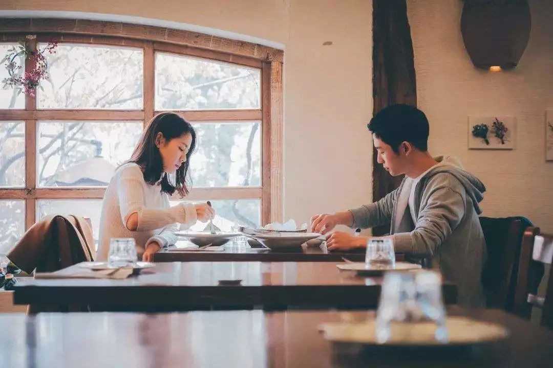 从吃饭，就能看清一个人！