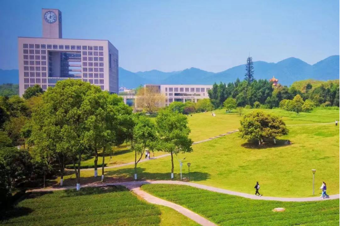 重庆这所高校：发生五大“巨变”！稳居全国200强，获批300余项国家级项目！