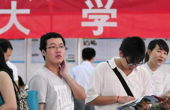 河南这3所大学“钻空子”，学生毕业后很难找到工作，报考需注意