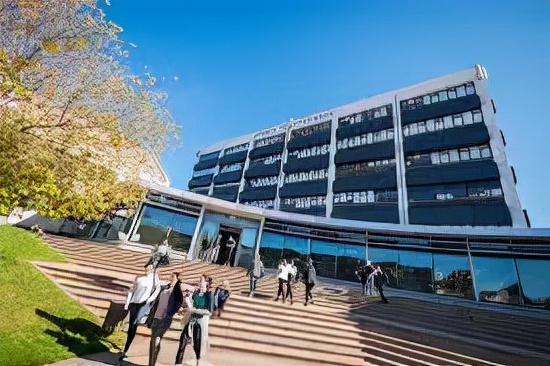 在新西兰，不到10万就能读的理工学院，到底有多香？