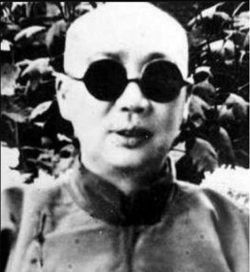 1966年李莲英墓地被挖开，棺内只有一颗骷髅头，躯体去哪了？