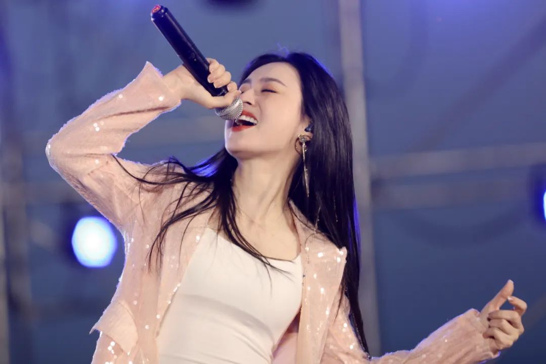中国网红歌手唐艺:依靠抖音一步步成长,前婆婆称她是"好儿媳"