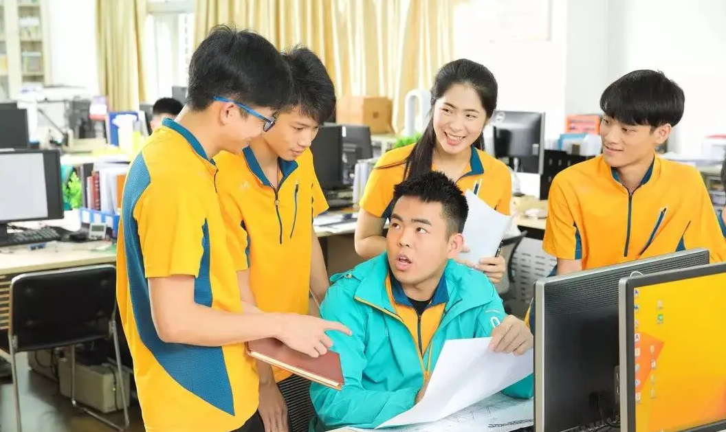 女大学生“私会”男友，核酸结果“有猫腻”，呈阳性后或被开除