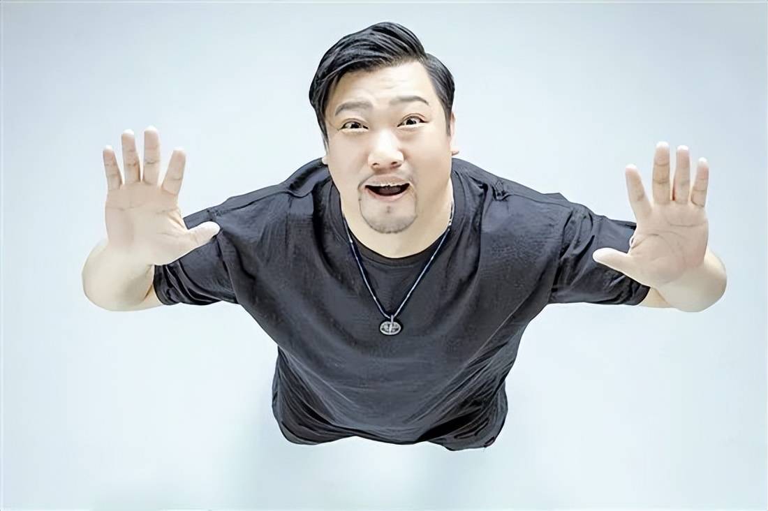 贾冰为何突然不"红"了?你看他做的这些事,就都懂了