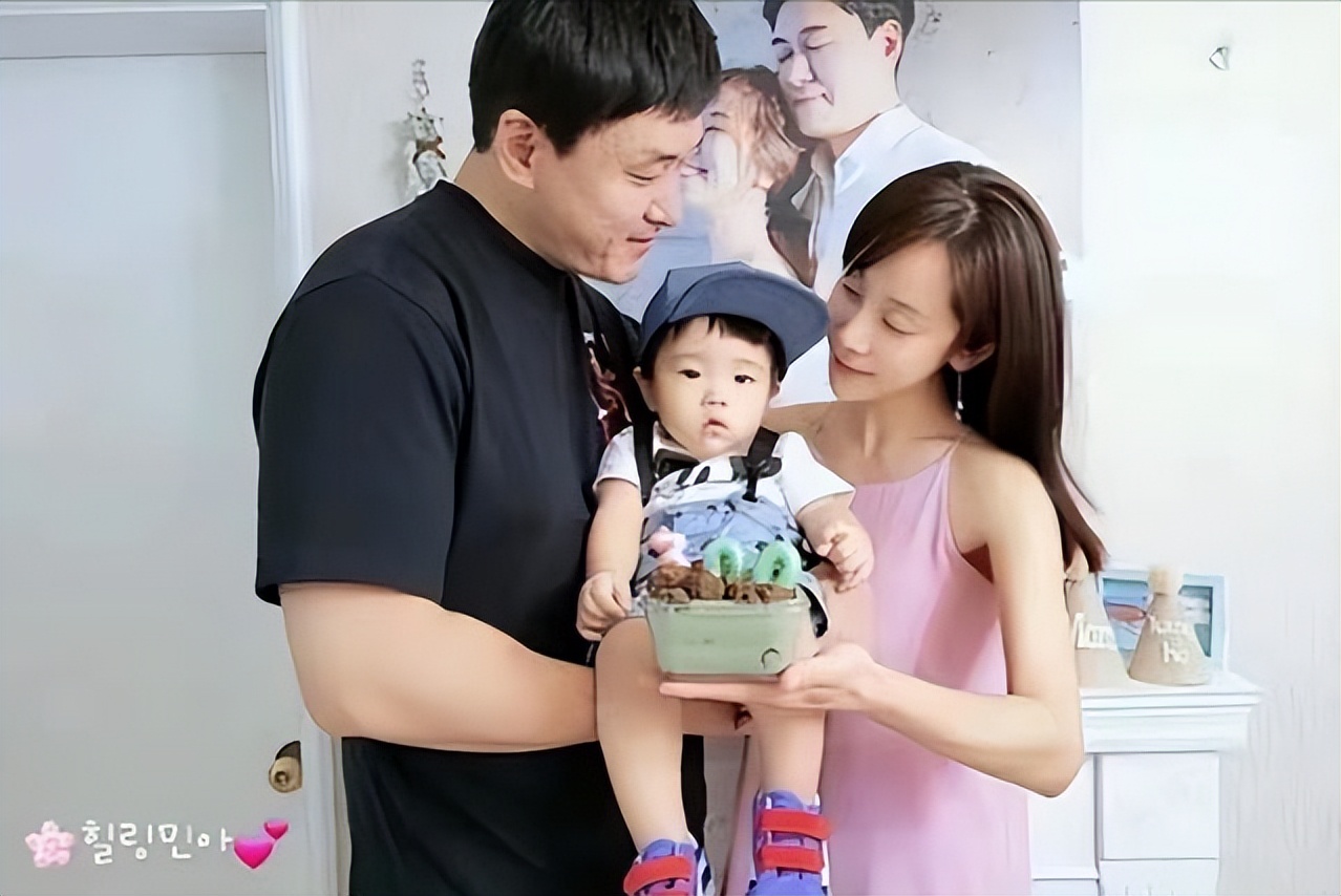 约会三周就闪婚，赵敏雅被家暴惊动警察，曾发短信向前男友求救