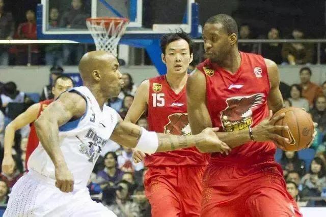 麥迪為什么來cba幾歲（麥迪曾在青島男籃打球，為何僅僅打了一個賽季就不打了？）