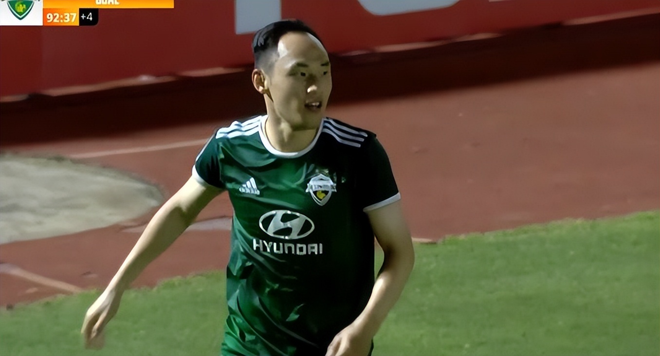 全北现代vs横滨水手（世界波绝杀，亚冠1-0！全北现代拒绝爆冷，对手门将绝望跪地）