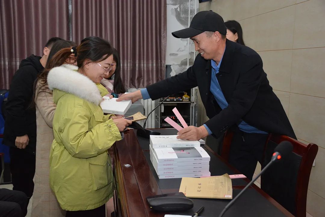 抒写教育故事 记录人生美好——韶州中学举行教师个人新书发布会