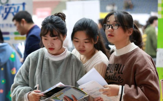 在省内和省外读大学的区别，工作后才明白，选错的学生遗憾不已