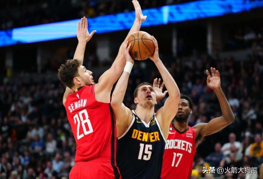 nba高球商表現(xiàn)有哪些（5犯后再打12分鐘！火箭主帥點(diǎn)名申京，高球商獲認(rèn)可，防守變強(qiáng)了）