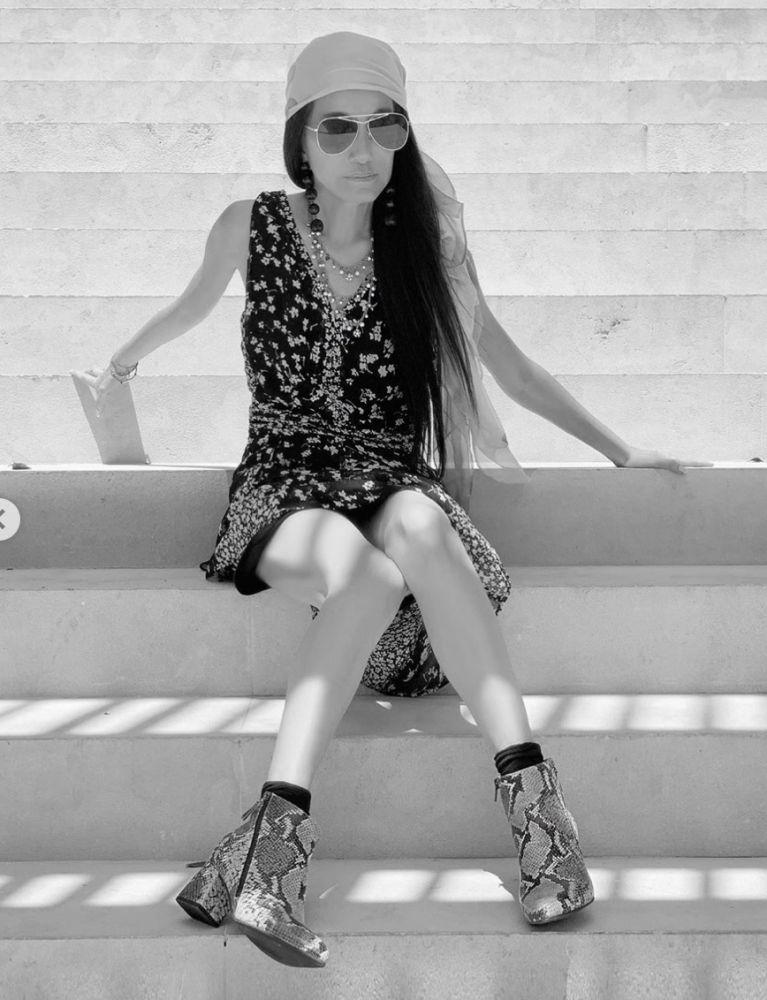 脸型崎岖,颧骨突出,嘴歪,当明星离开精修,缺点全暴露