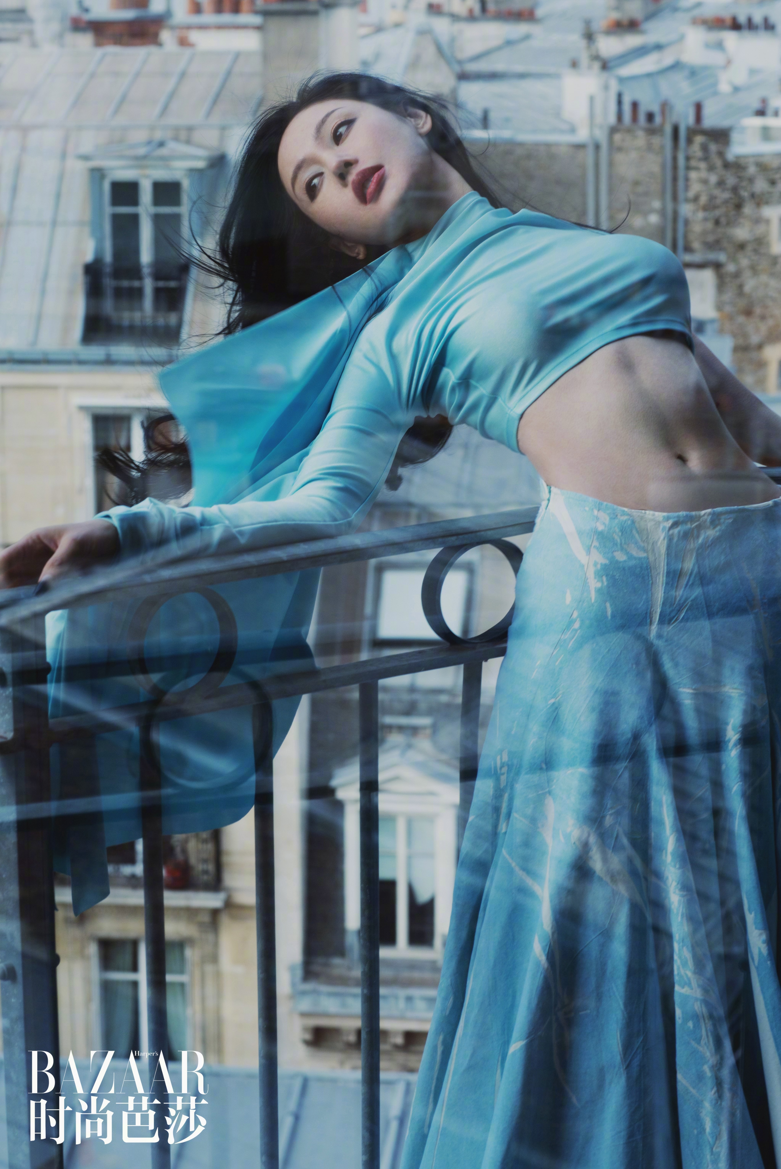 张天爱登mini芭莎封面,真空穿渔网流苏衫,演绎半遮半露的性感