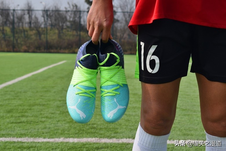 足球鞋买什么鞋钉（Puma Future Z 1.2 MG足球鞋，绿茵实战派）