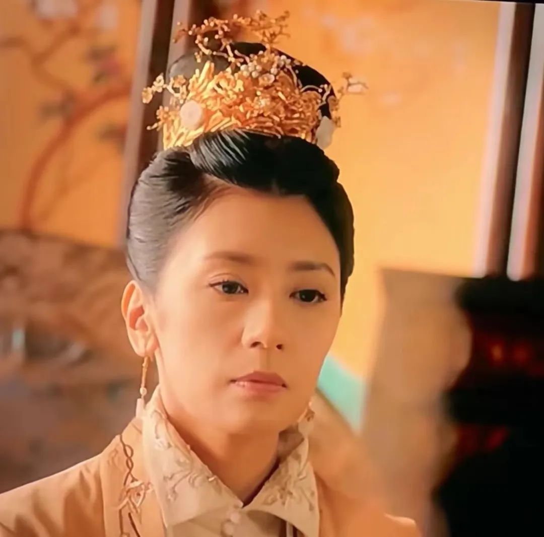 48岁贾静雯近照曝光吓坏网友! 皱纹爬满脸,被嘲像70多岁老奶奶.