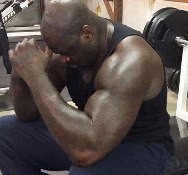 nba球员肌肉为什么那么多（看了照片才知道，原来NBA这些球星肌肉那么强！姚明有6块腹肌）