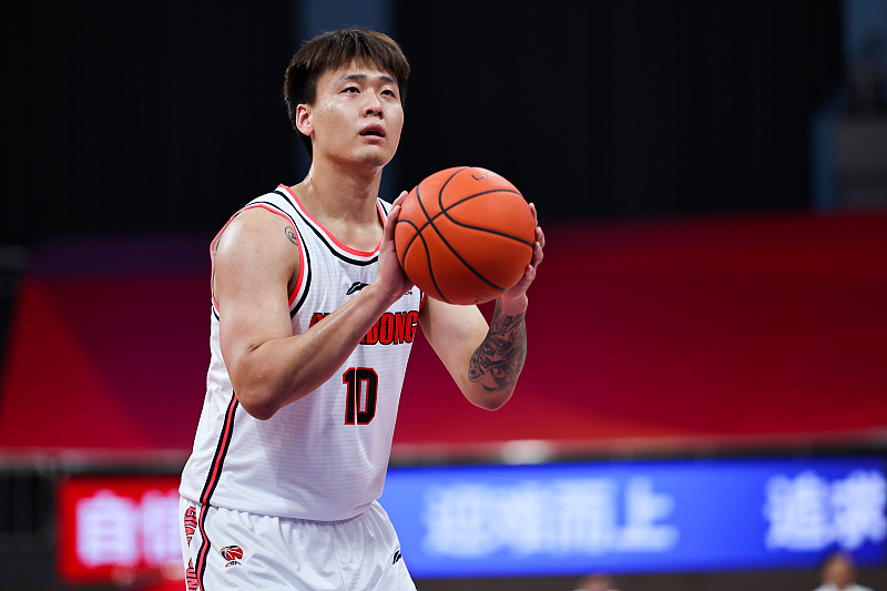 秦晓雯成功续约志在夺冠,两人成下赛季引援人选)