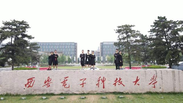 华为武汉工厂招聘信息（华为在211大学招聘人数排名）