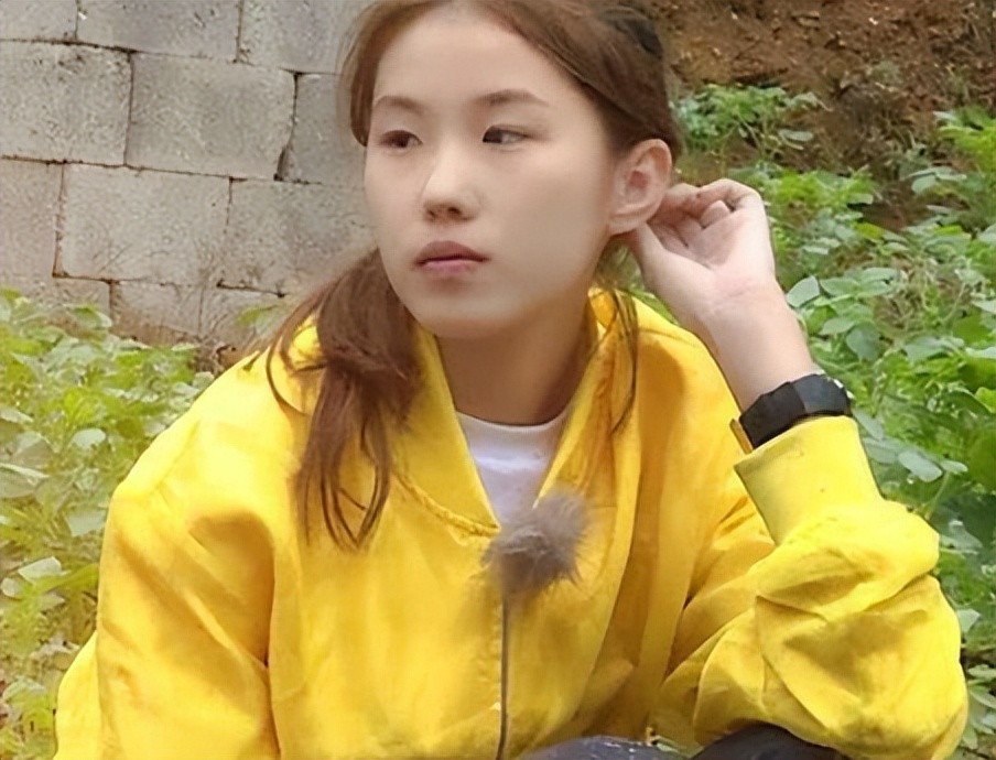 那个16岁吃饭靠人喂的"辽宁巨婴"刘思琦,后来过得咋样了?