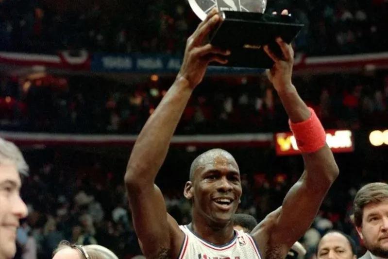 2013nba全明星赛名单（美媒列出了最近40届全明星赛MVP得主，科比获得了四次MVP）