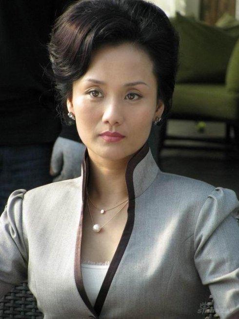 9位“妈妈专业户”：天生一张养尊处优脸，自带贵气，演不了穷人