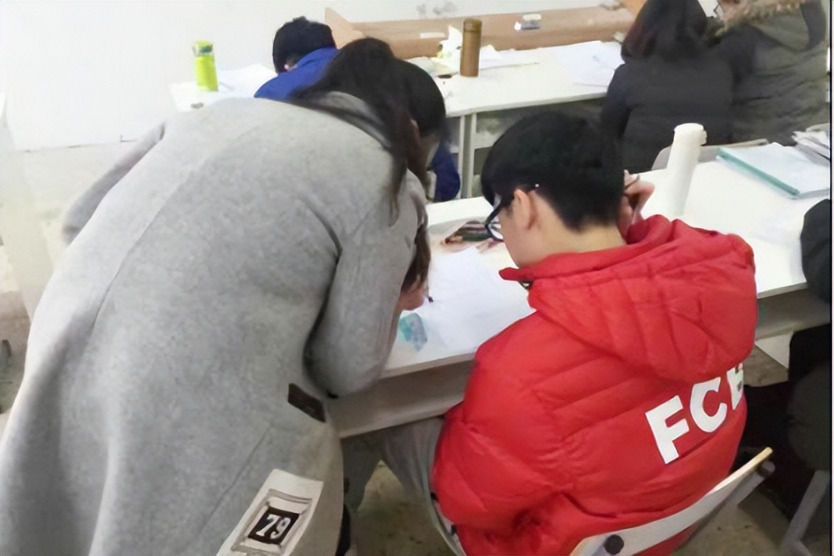 跨专业考研成趋势，跨专业考生到底做哪些准备？跨考生要注意