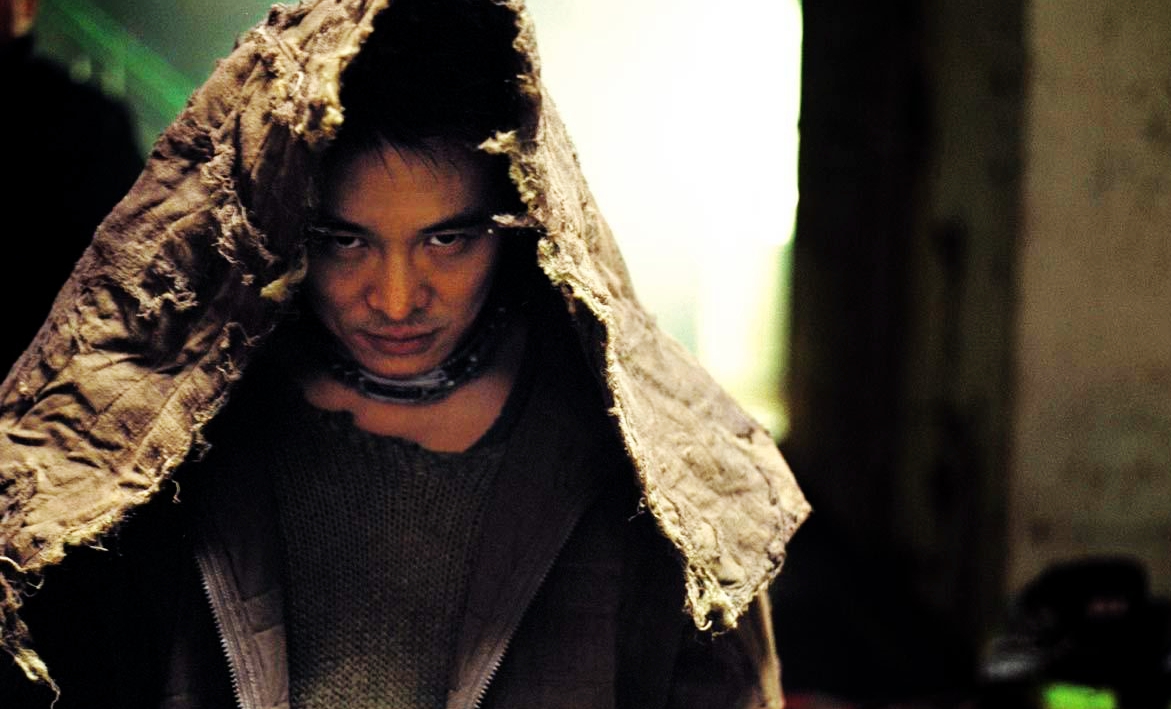 备受争议的《狼犬丹尼》:项圈与踩头,暴力与童真,突破与侮辱