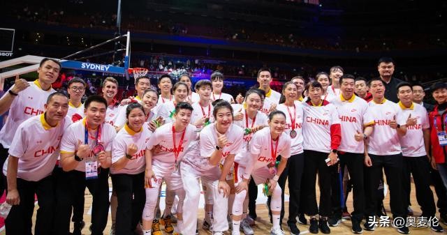 中国篮球的2023：男篮面临大考，女篮蓄力巴黎奥运