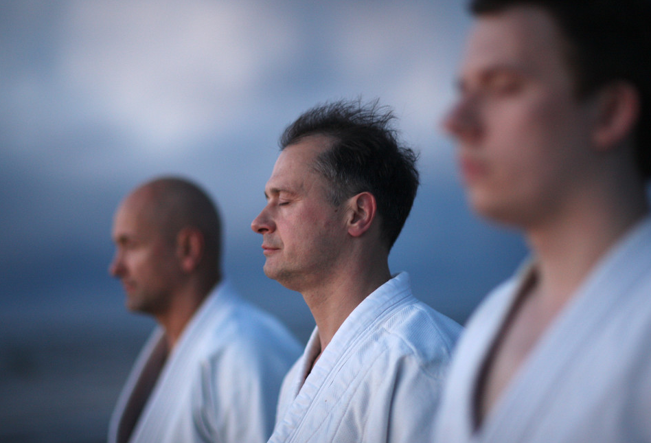 男生打篮球有什么好处（生命在于运动！男人坚持运动会带来哪些好处？）-趣拿体育