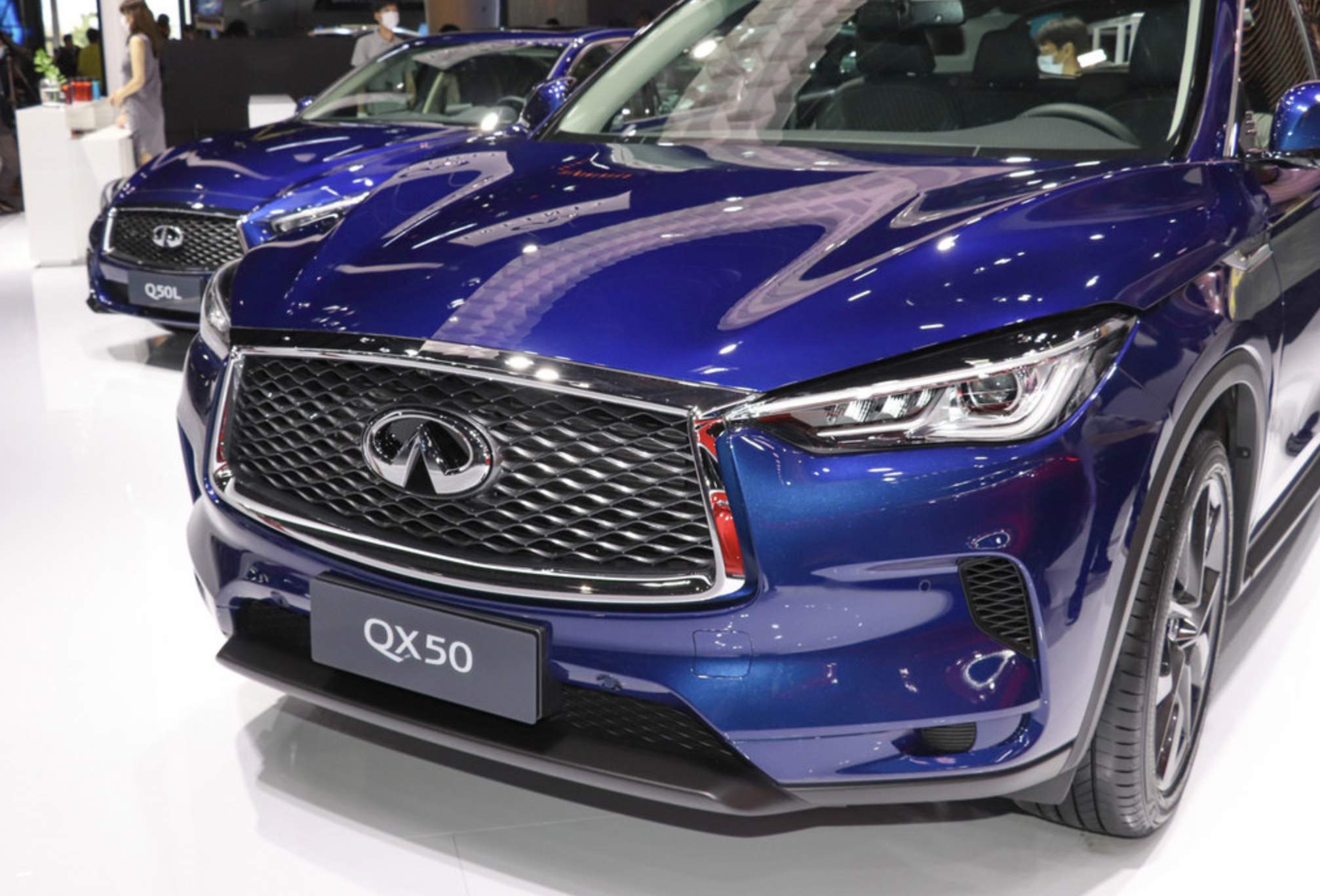 英菲尼迪越野车报价及图片大全(起步245马力,降至26万了)_【读车号】