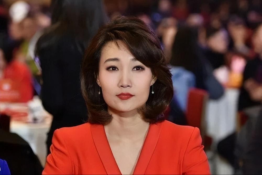 央视主持李梓萌:"贷款"上班20年,46岁仍未婚,她到底想要什么