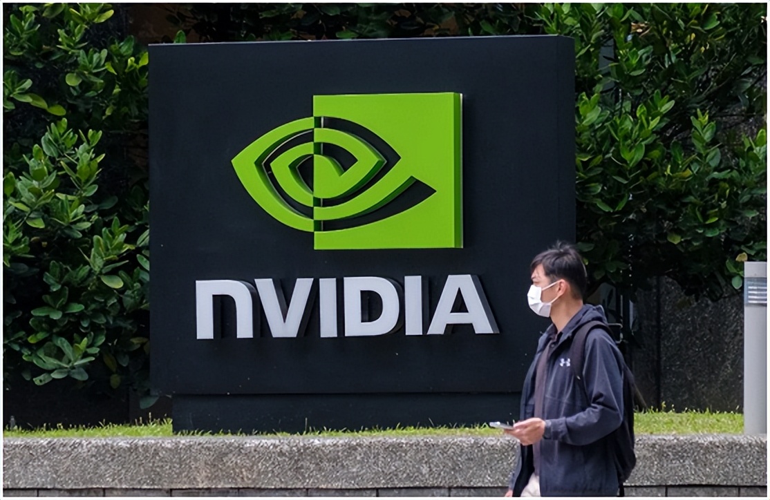 英伟达停止向俄罗斯销售和更新其软件的许可证