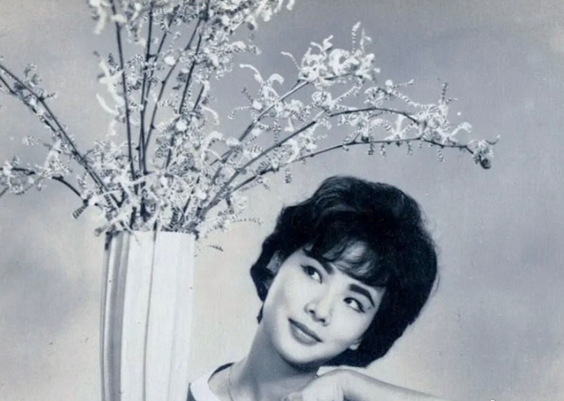 霍英东追不到，却转头嫁渣男，TVB大姐大汪明荃曾被她薅着头发打