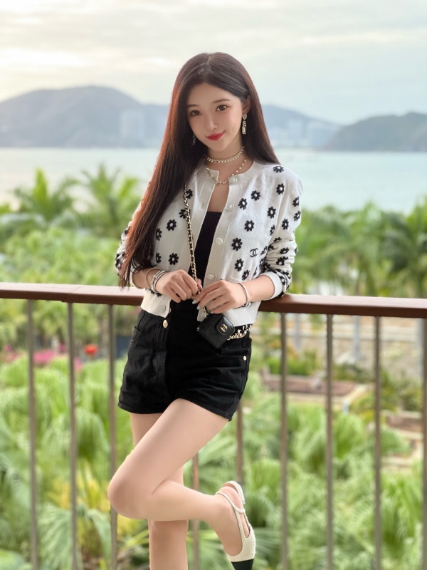 孙心娅闲暇生活照曝光 清纯甜美俏皮可爱