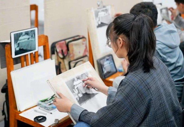 江苏省美术统考低分试卷曝光，网友看完无力吐槽：都是灵魂画手